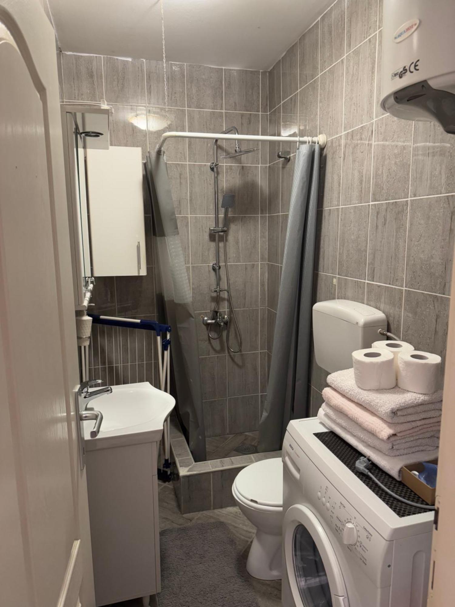 Studio Apartment For Rent In Budva Eksteriør bilde